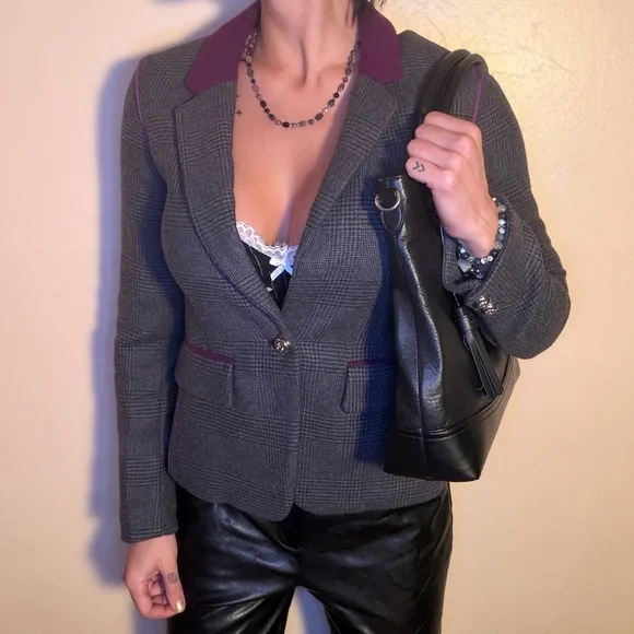 Elegant Tignanello Genuine Leather Black Tote Bag - Picture 6 of 6